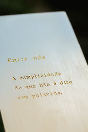 Placa Entre Nós