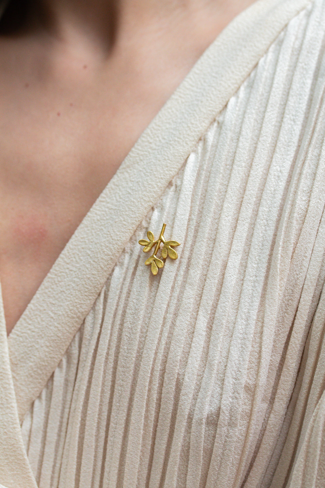 Pin Arruda M dourado