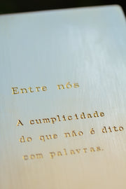 Placa Entre Nós