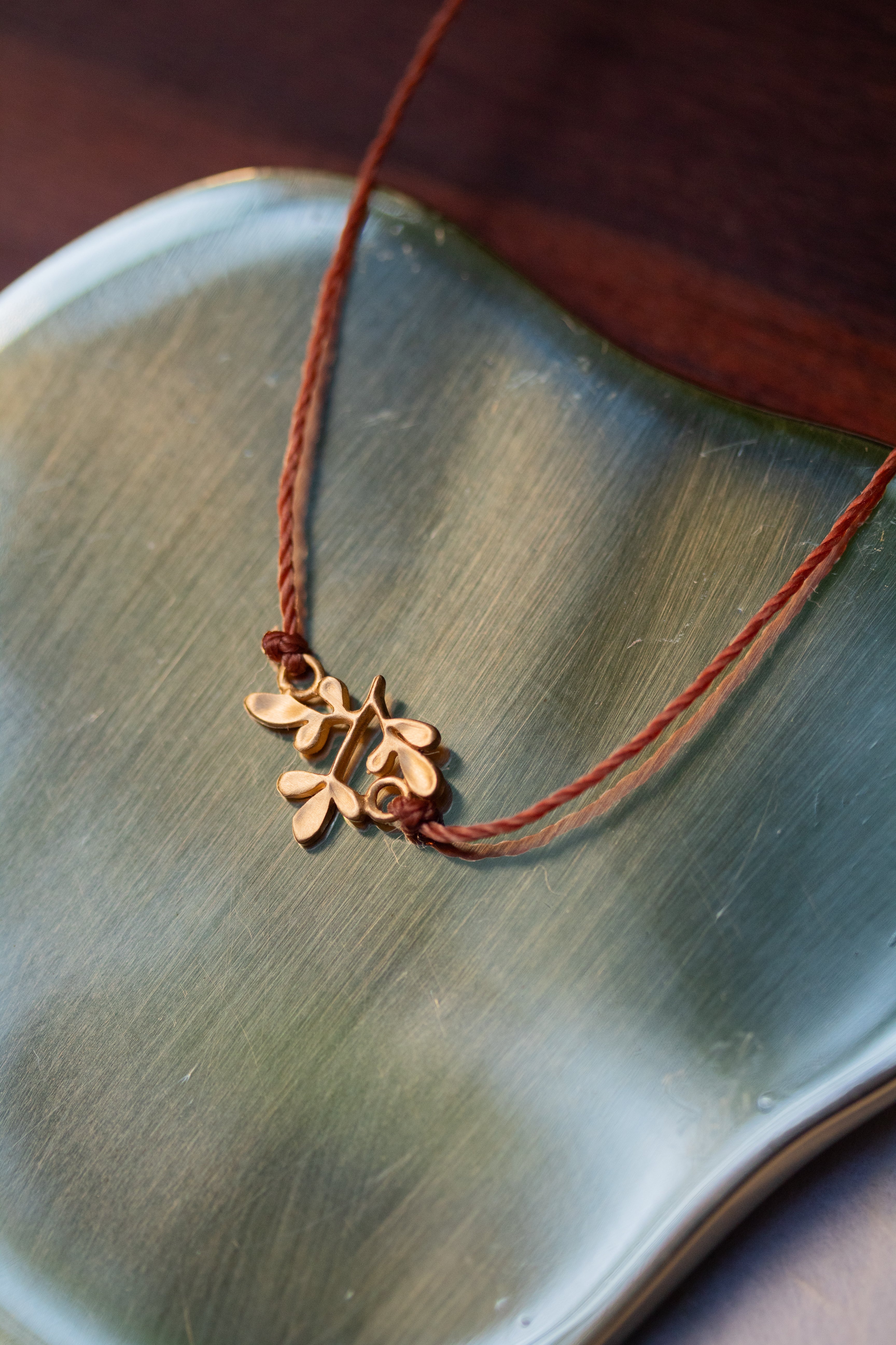 Pulseira Arrudinha Dourada Cordão