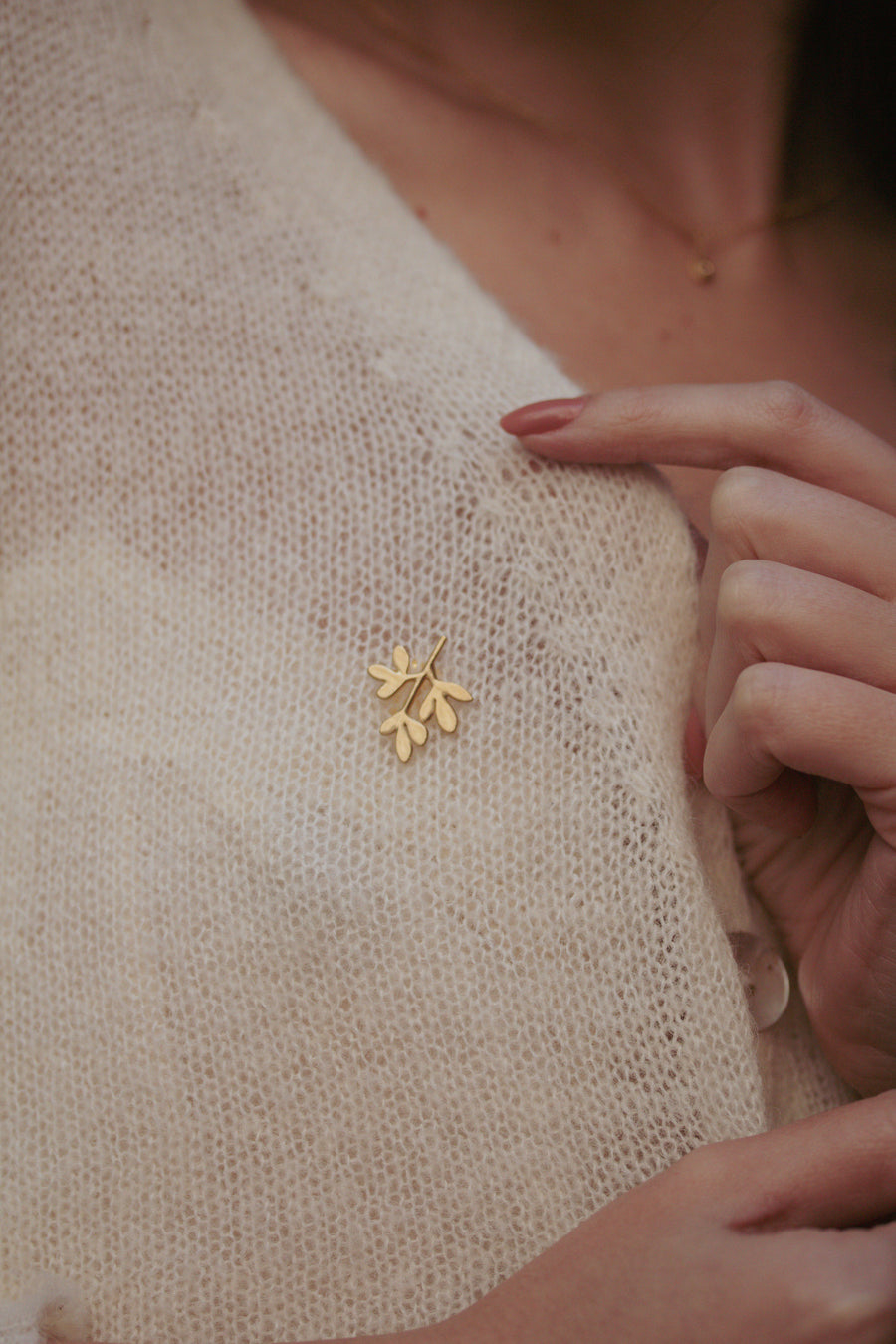 Pin Arruda M dourado