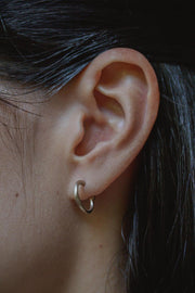 Brinco Argola Fluir Ouro Branco 18k