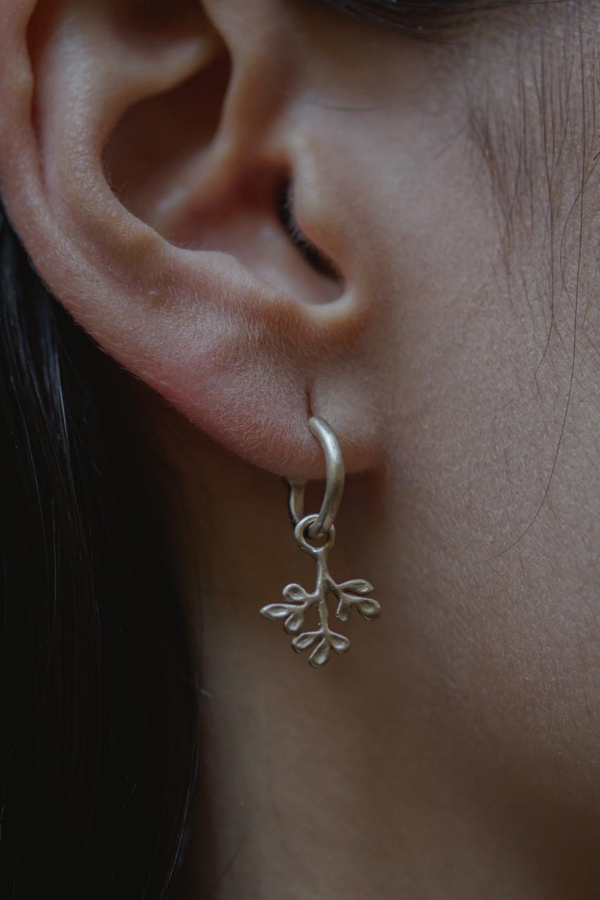 Pingente Brinco Arrudinha Ouro Branco 18k